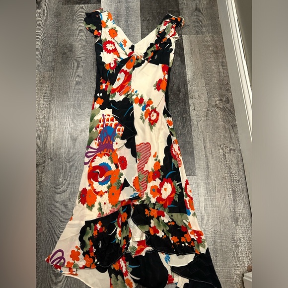 Sue Wong Dresses & Skirts - Sue Wong 100% silk dress